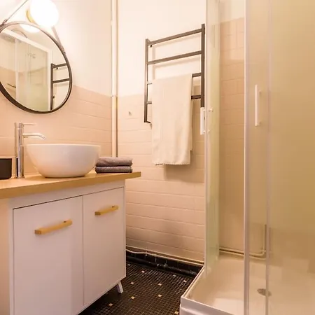 Bambou Yourhosthelper *