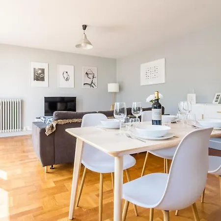 Bambou Yourhosthelper *