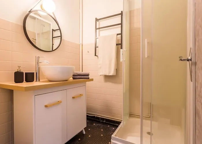 Bambou Yourhosthelper *